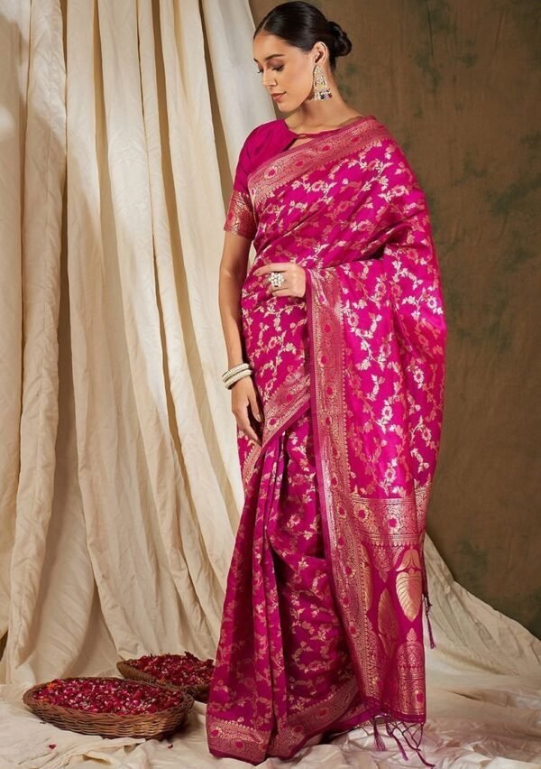 Pink Woven Floral Work Banarasi Silk Saree Set - Image 4