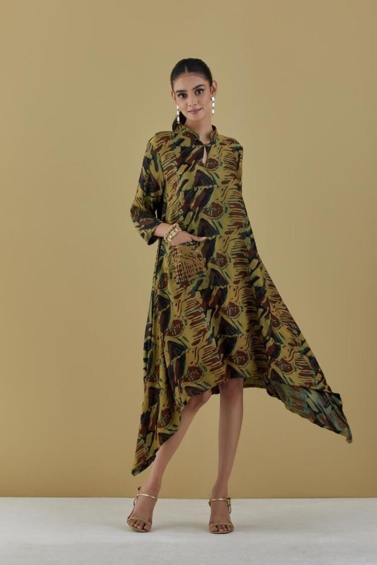 Dry Heena Green Tunic With Embroidered Pocket